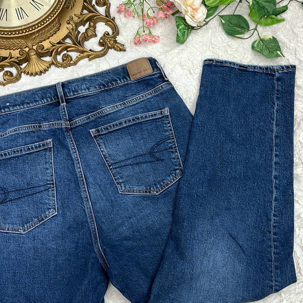 American Eagle 90s Boyfriend Jeans size 14 Stretch